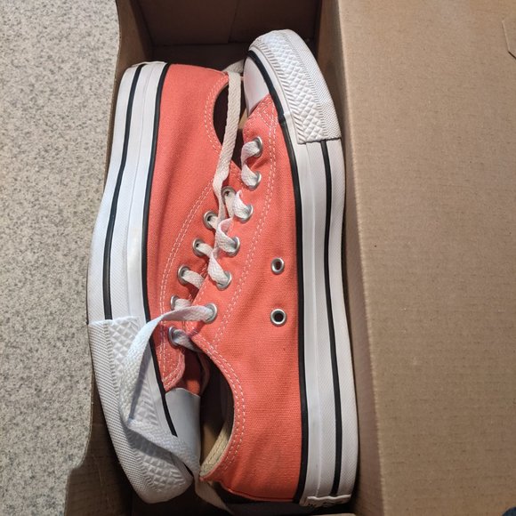 Converse Carnival Pink Womens size 8 - Picture 2 of 2